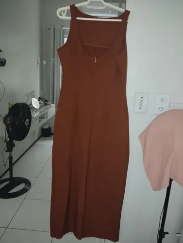 Vendo vestido novíssimo, nunca usado!