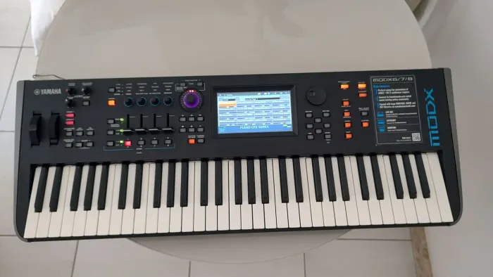 Teclado Yamaha MODX6