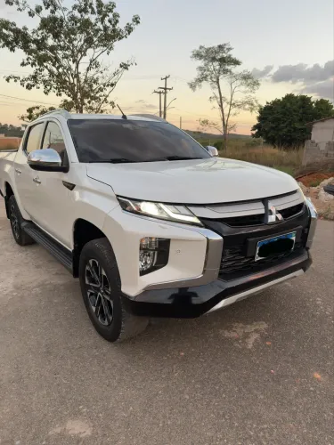 Mitsubishi L200 Triton Sport HPE-S 2.4 CD Dies. AUT 2023