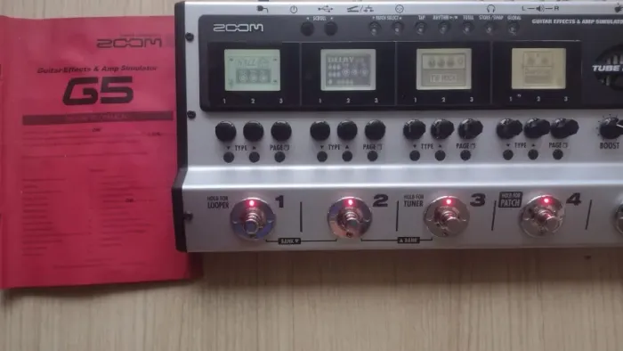 Pedaleira de guitarra zoom G5