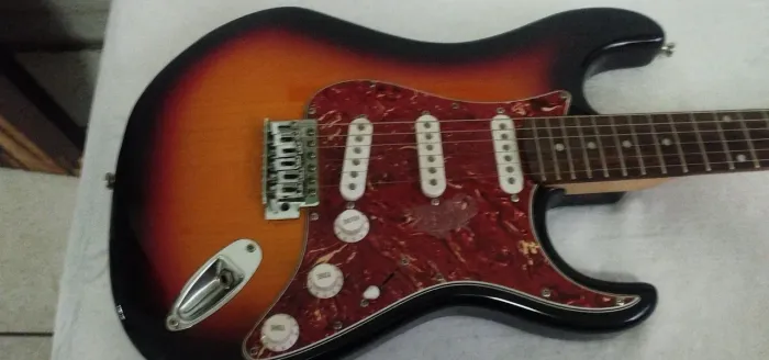 Guitarra Memphis MG 32 