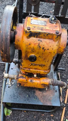 Vende se bomba d'água jacto jp75