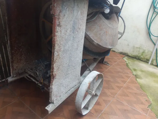 Vendo betoneira 450 litros