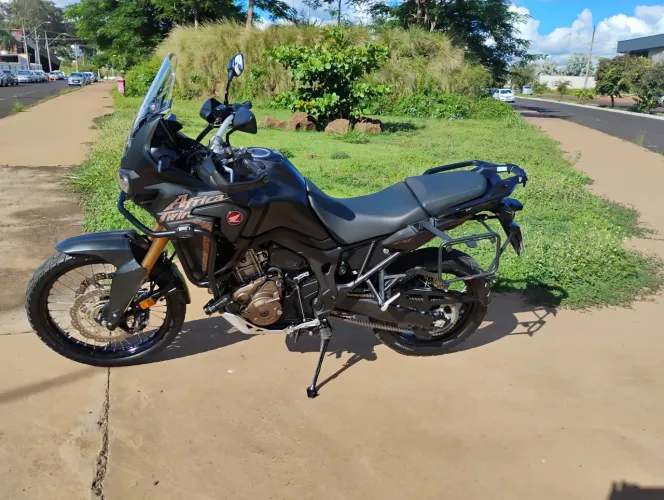 Vende-se África Twin