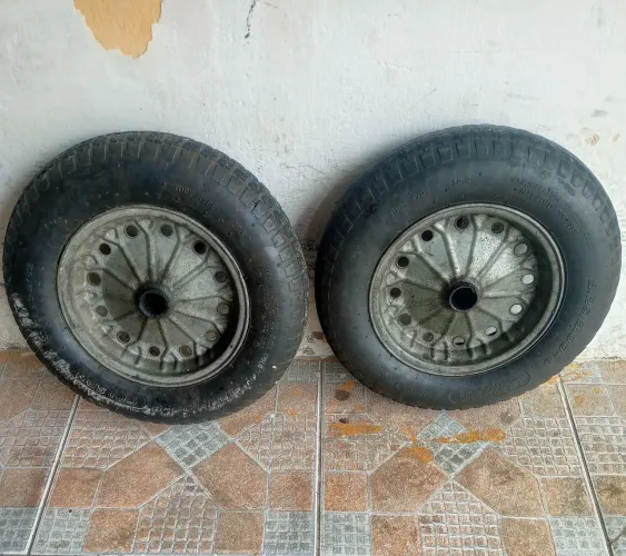 Pneus de carrinho de mão