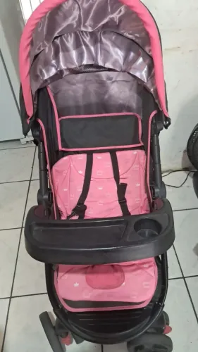 vendo carrinho com bebê conforto
