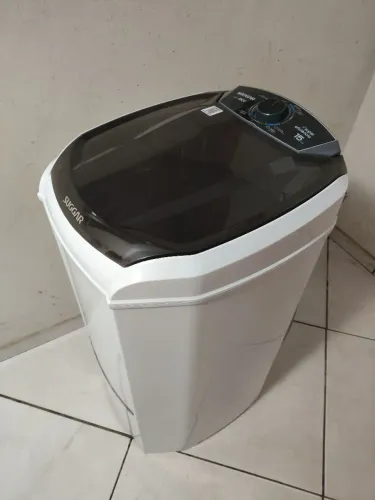 Tanquinho suggar 15kg praticamente novo e funcionando tudo perfeitamente