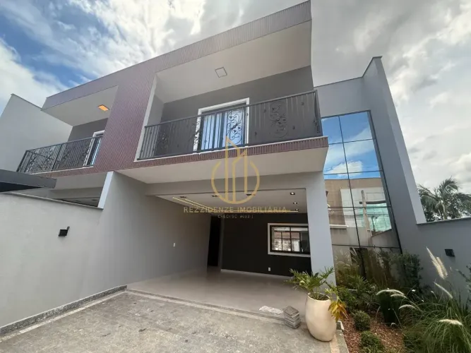Sobrado Alto Padrão no Saguaçu 3 Quartos com Suíte 177m
