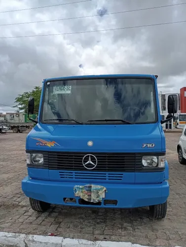 Vende-se M. Benz 710