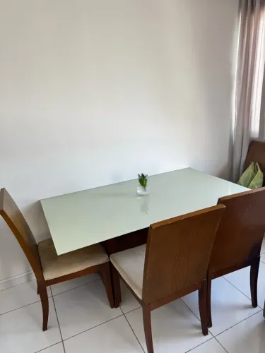Mesa de MADEIRA 6 cadeiras 