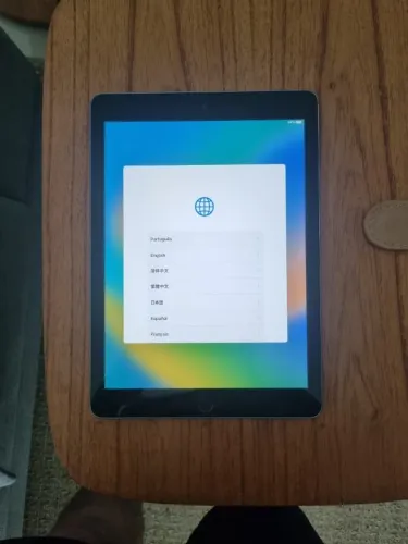 Apple Ipad 5 32gb + Teclado bluetooth