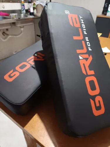 Par de Thai Pads Gorilla (Aparadores de Chute) - Alta Resistência