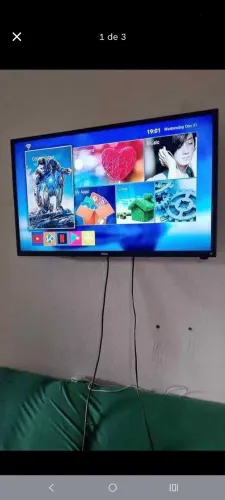 Vendo TV fininha 32 polegadas marca Philco.