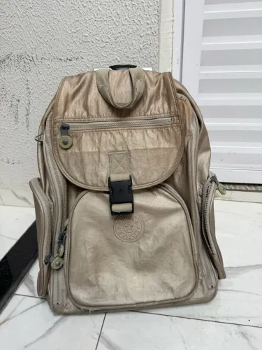 Mochila Kipling costas e rodinhas 