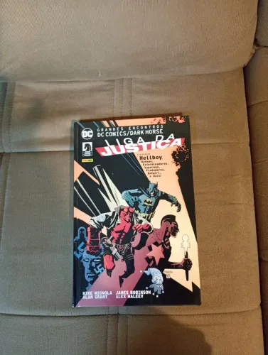 HQ, Grandes Encontros DC Comics/Dark Horse...Liga da Justiça capa dura