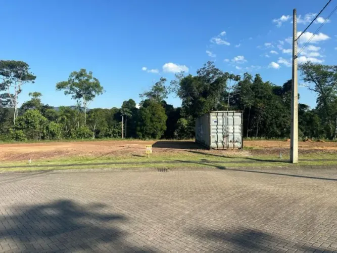 LOTE ALTO PADRÃO COM 600M² E FUNDOS COM ÁREA VERDE