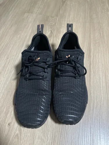 VENDO TÊNIS ADIDAS NMD R1 - ÓTIMO ESTADO