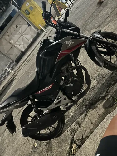 Titan 150