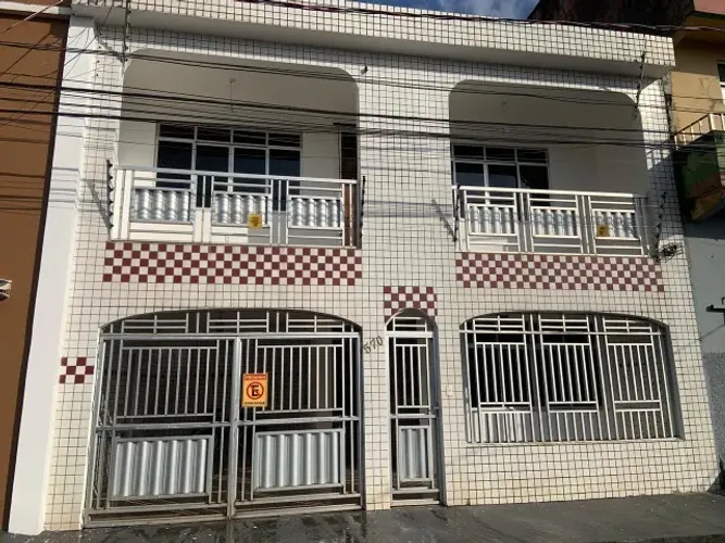 CASA DE 6 QUARTOS SENDO 4 SUÍTES COM PISCINA - R$ 6.000,00 - VEIGA CABRAL - CIDADE VELHA