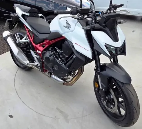 Honda CB-Hornet 750 2026 (3.070km)(automais veículos)