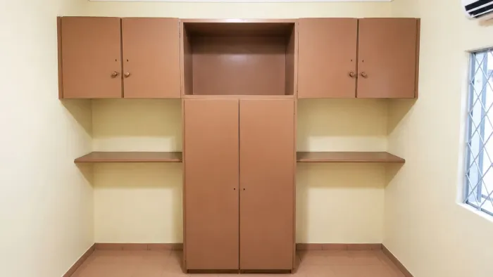 Guarda roupa de madeira maciça modulado