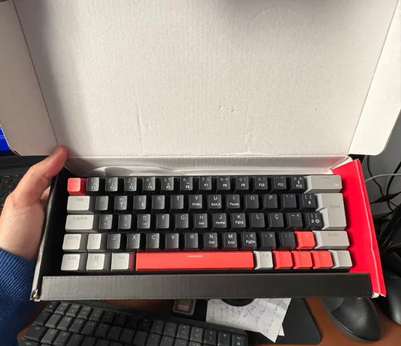 Teclado Mecânico Kuromori - Iluminação Rainbow