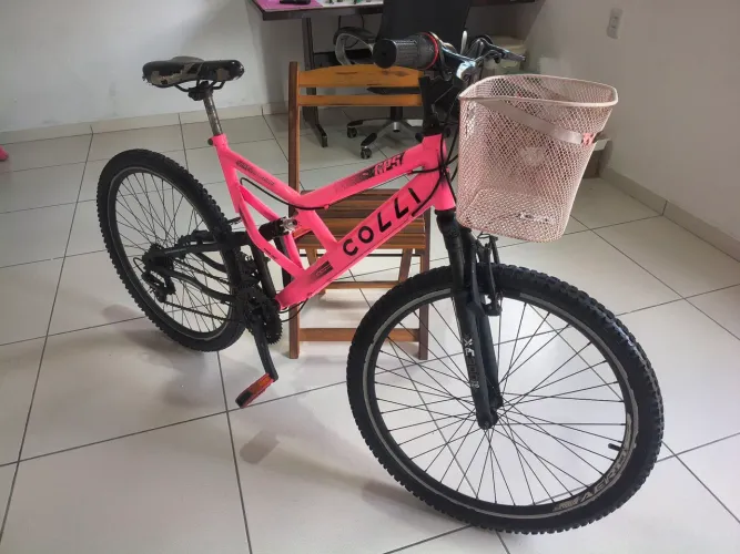 BIKE COLLI 26 EM BOAS CONDIÇÕES