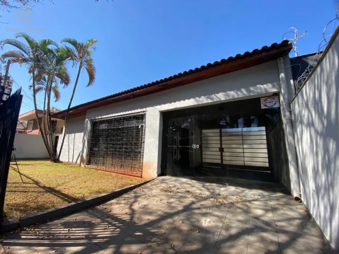 Casa para alugar em Londrina, Centro, com 3 quartos, com 213 m²