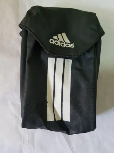 Pochete Adidas.