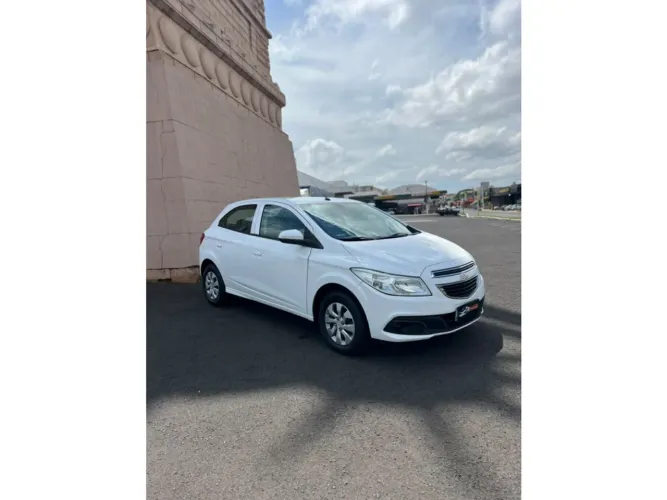 Chevrolet Onix Hatch LT 1.0 8V Flex Mec. 4P 2013