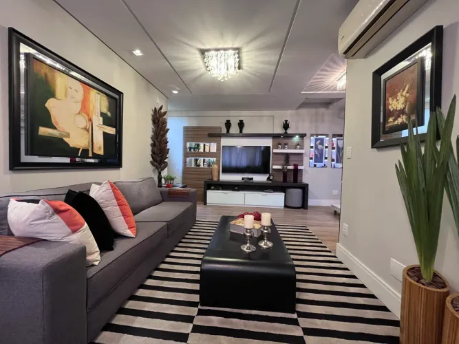 Apartamento duplex com piscina e mobiliado no Centro