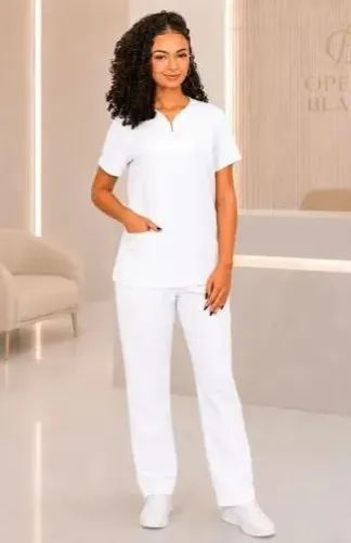 Scrub enfermagem branco bolsos