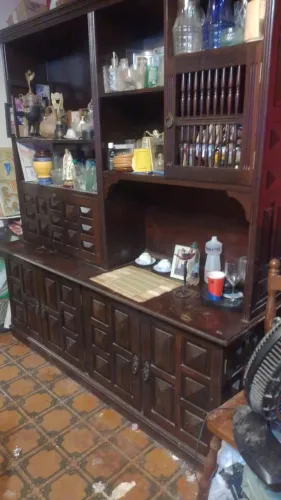Vende-se Móvel de madeira"JACARANDÁ"EM BOM ESTADO 49 ANOS