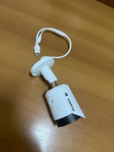 Câmera Intelbras Ip Vip 3220 B Fc Ia Ir 20m 2mp Full Color nova sem caixa