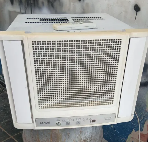 Ar condicionado consul 10.000 btus <br>220v <br>Com controle remoto<br>Funcionando perfeitamente