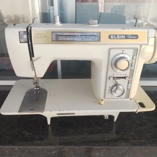 Maquina de costura 110V