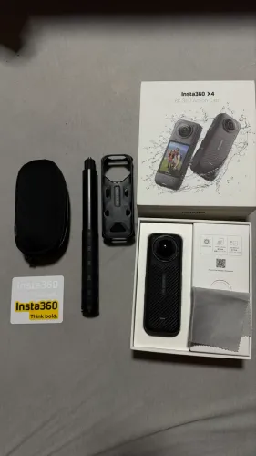 Insta 360 X4
