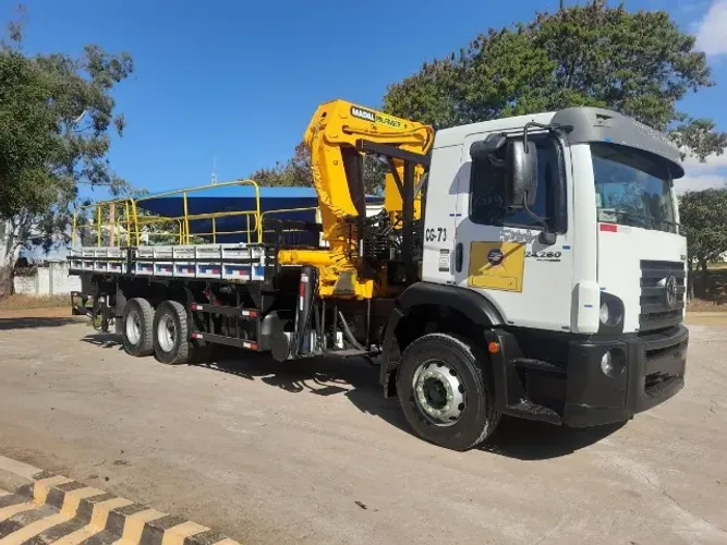 Caminhão Volkswagen 24.280 munck madal 43.607
