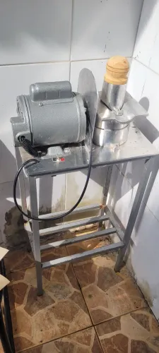 Máquina de ralar milho, raladeira