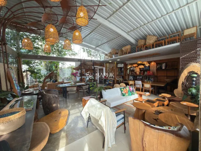 Galpão Comercial à Venda em Juiz de Fora-MG, Bairro Lourdes: 2 Salas, 2 Banheiros, 4 Vagas