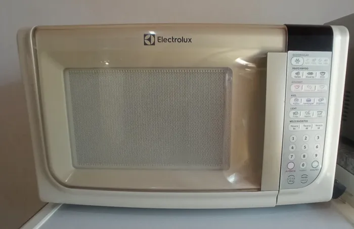 MICROONDAS ELECTROLUX 31 LITROS