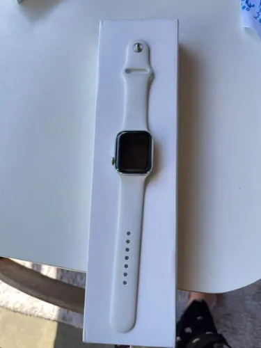 Apple Watch Series 8 - 41mm - Aço Inoxidável Prateado - Pulseira Branca