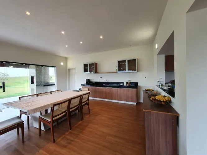 Casa de Condomínio com 4 Dormitórios Suíte com Closet Alto Padrão