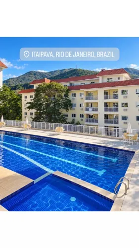 Apartamento à venda em Itaipava, Petrópolis/RJ, com 3 quartos em condomínio com lazer e pe
