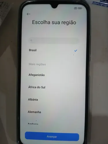 Celular na caixa novo