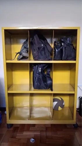 Prateleira guarda-roupa aberto organizador