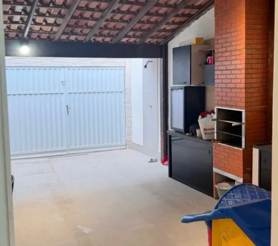 Casa no vale encantado, 2 quartos, 2 banheiros, área gourmet com churrasqueira?.