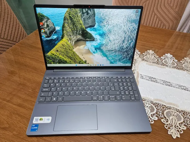 Notebook Lenovo Ideapad Slim 3 15IRH10 I5/ 8GB de RAM/ 512GB