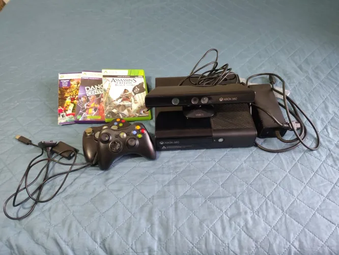 XBOX 360 SUPER SLIM COM KINECT DESBLOQUEADO