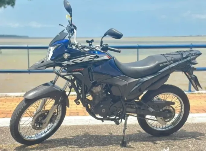 Vendo XRE nova, pneus novos.. 